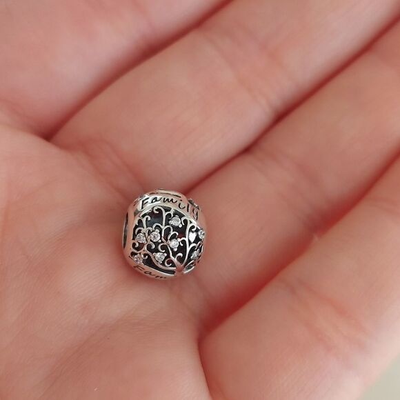 925 Sterling Silver Family Tree Charm - Picture 5 of 8